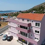 Marin تروغير