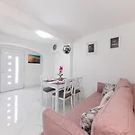 Marin شقة تروغير